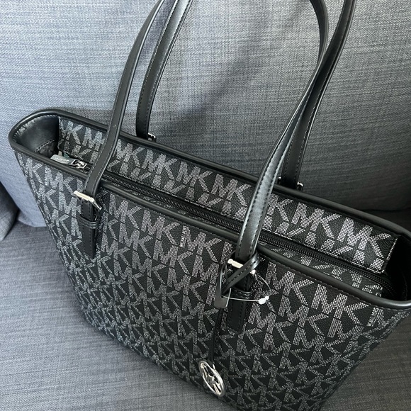 NWT MICHAEL KORS JET SET CHARM TOP ZIP TOTE HANDBAG - Picture 3 of 7